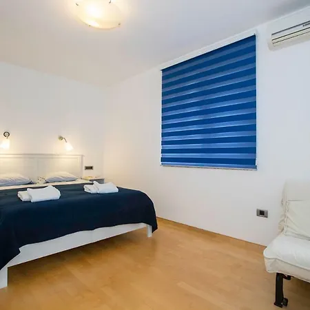 Apartment Sanja Rab Town